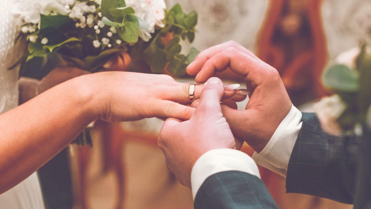 Scopre che la moglie è nata uomo: ma il matrimonio non si può annullare